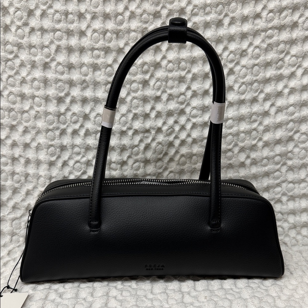 Freja Mercer Black bag - Picture 2 of 9